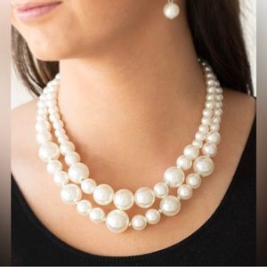 NWT Pearl necklace